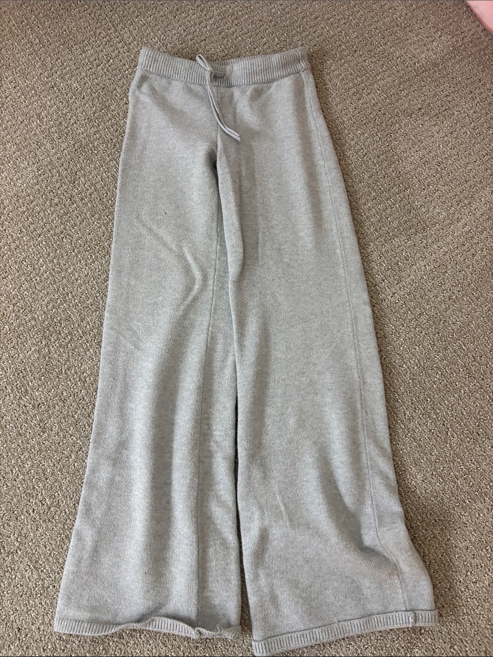 Gray Garage sweatpants. Size xs. Great condition